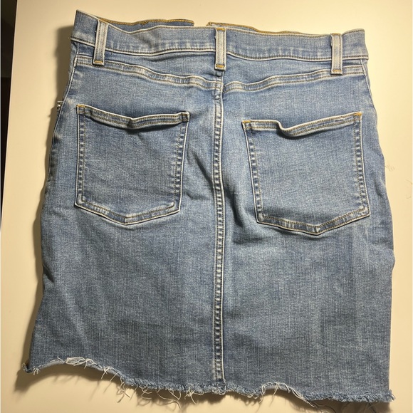 Aritizia Denim Skirt - Picture 3 of 3